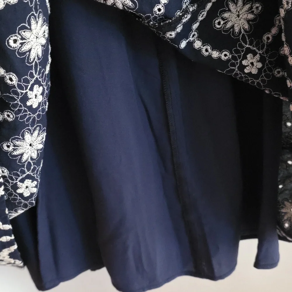 Robe Adèle Fond Marine Broderie Ecru - Picture 8 of 11